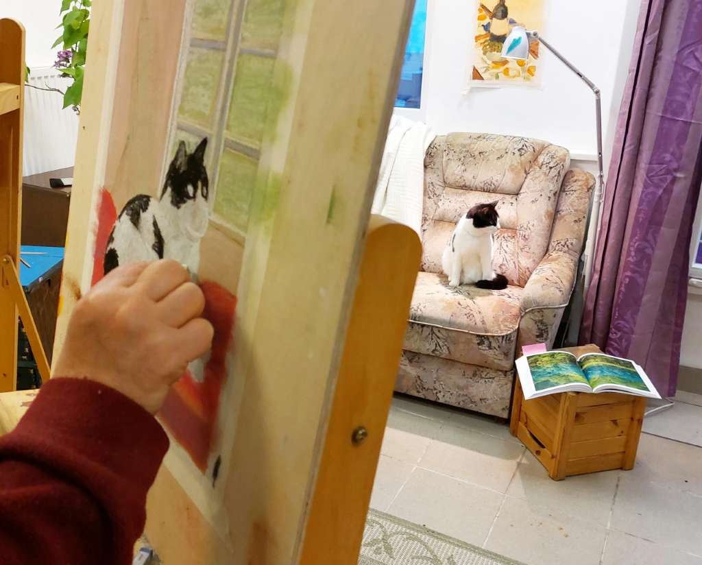 Katze wird gemalt